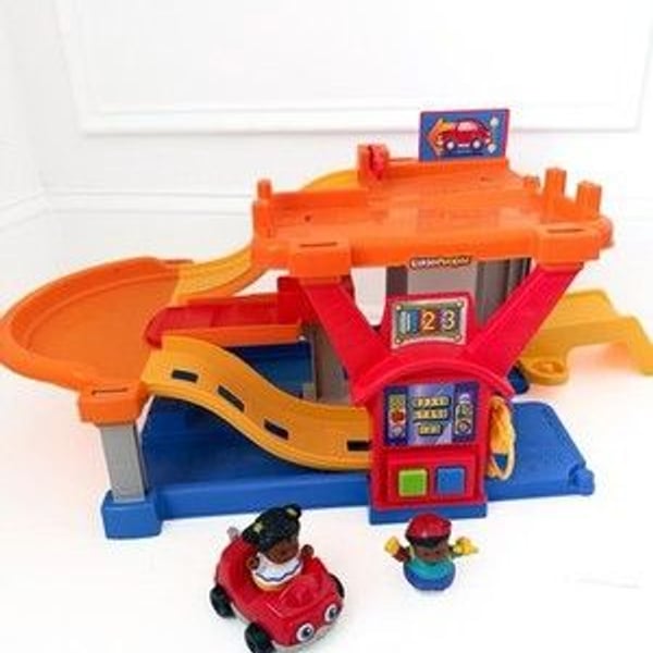 FISHER PRICE LITTLE PEOPLE ROLLIN' RAMPS GARAGE SET With Sound Tested And Works!