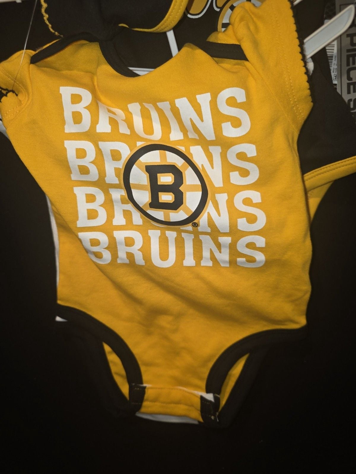 NWT Boston Bruins NHL INFANT Girl 3-Pack Team Bodysuits Creepers set 3-6 Months 2