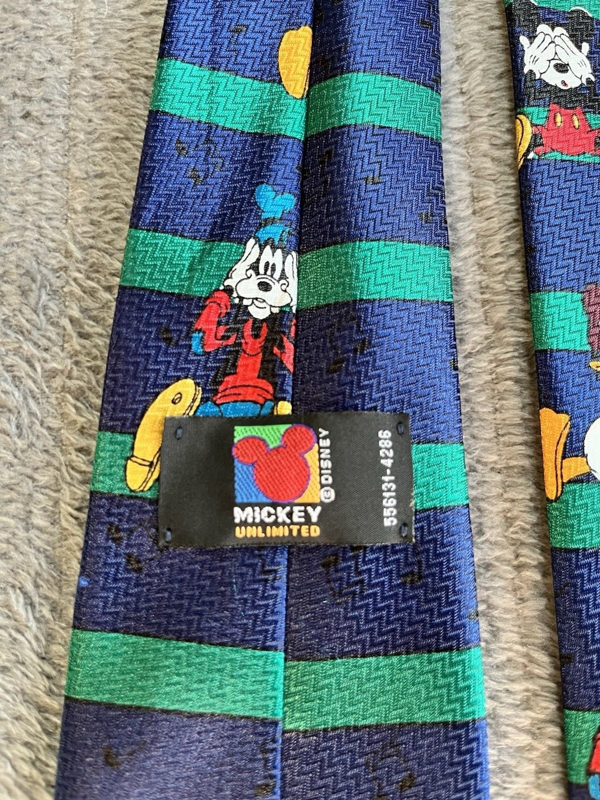 Men’s Disney Mickey Mouse Goofy Donald Duck 100 % Silk Neck Tie Blue Green 4” 2