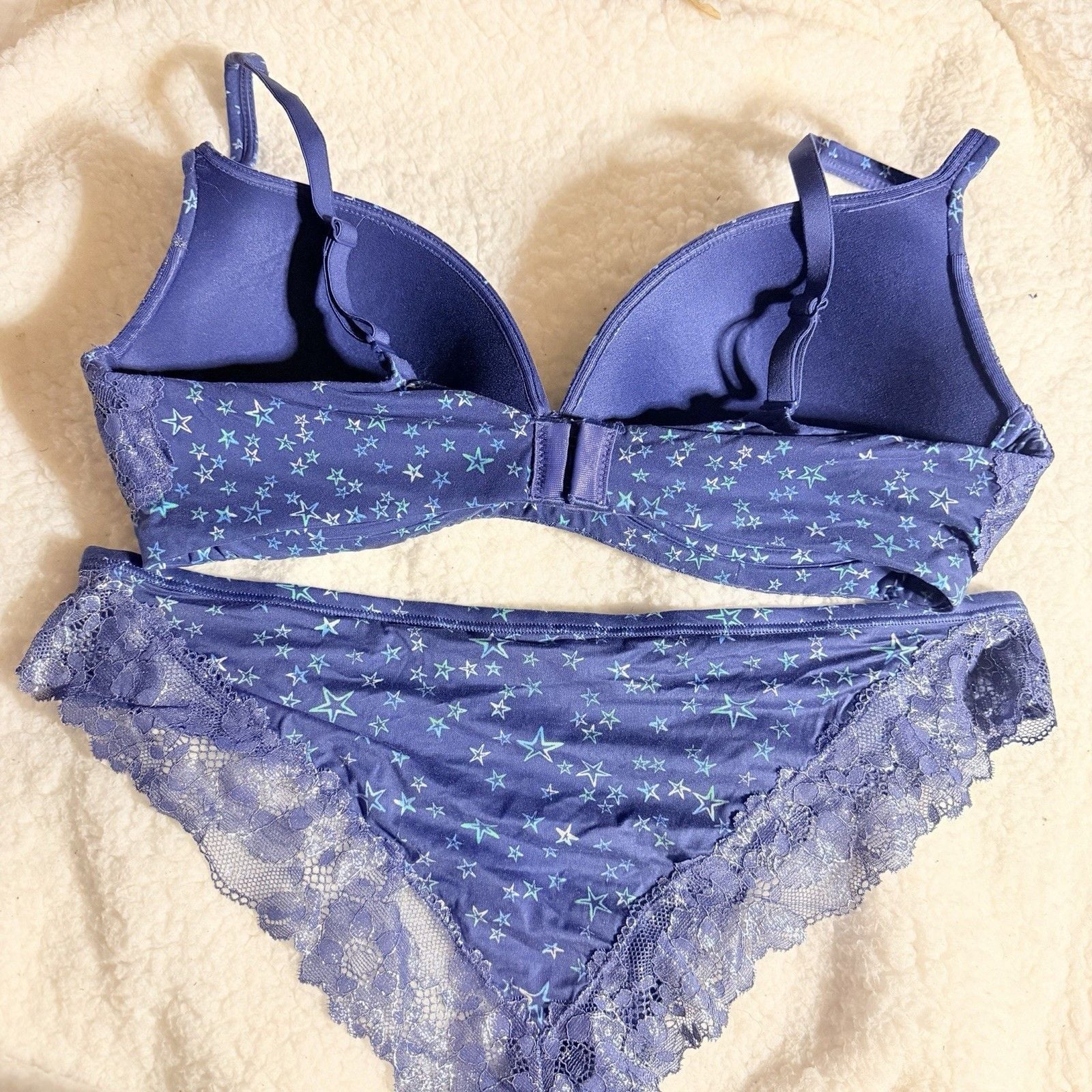 2015 NWOT Victoria's Secret Body by Victoria Wireless Lace Star Bra Set 36C/L 2