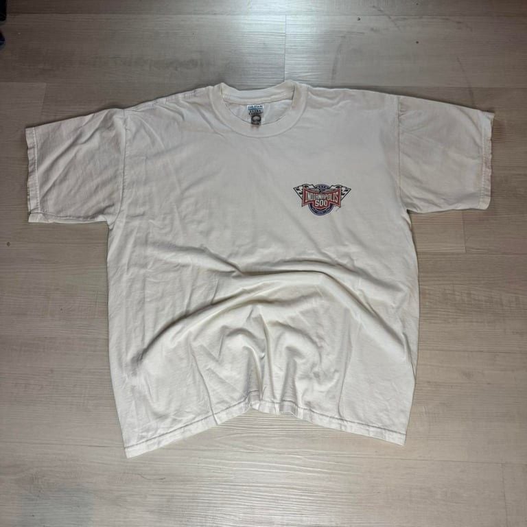 ππ₯ Vintage 2002 Indianapolis 500 Tee β Racing Nostalgia! π₯π
Throw it back to the 86th running of the legendary Indianapolis 500 with this dope vintage tee! Perfect for racing fans, motorsports lovers, and Y2K streetwear collectors.
β‘ De 4