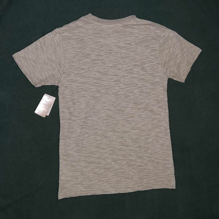 Hard Rock Cafe Brussels Embroidered Grey Cotton t-shirt. Brand New With Tags in Perfect Condition.
Size - S
pit to pit - 18”
Length - 28”
#hardrock #hardrockcafe #new #embroidered #brussels 4