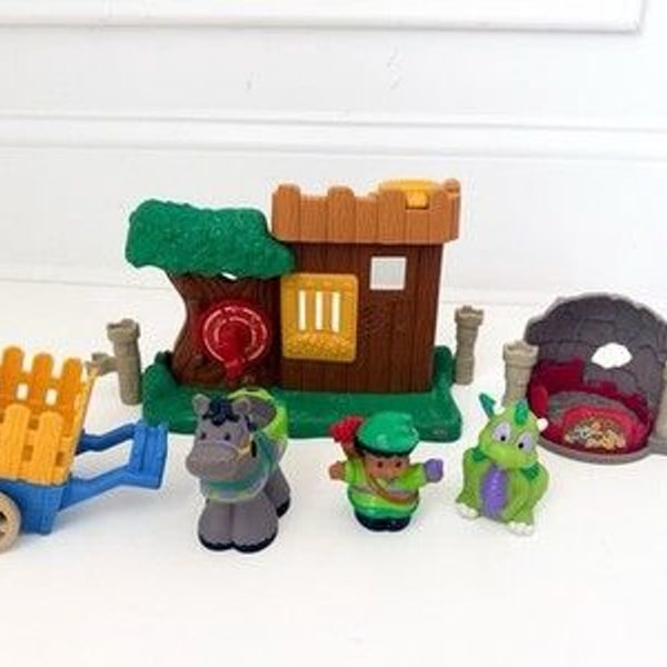 2004 Fisher-Price Little People Lil' Kingdom Watchful Woodsman Set Dragon Lair