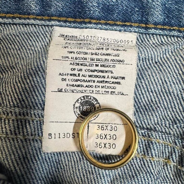 π₯ 1990s Carhartt Relaxed Fit Jeans β 36x30 π₯
Classic vintage Carhartt denim built to last! These 1990s Carhartt relaxed-fit jeans are perfect for workwear and streetwear lovers alike. Featuring a medium blue wash, Carhartt back patch, and durabl 4