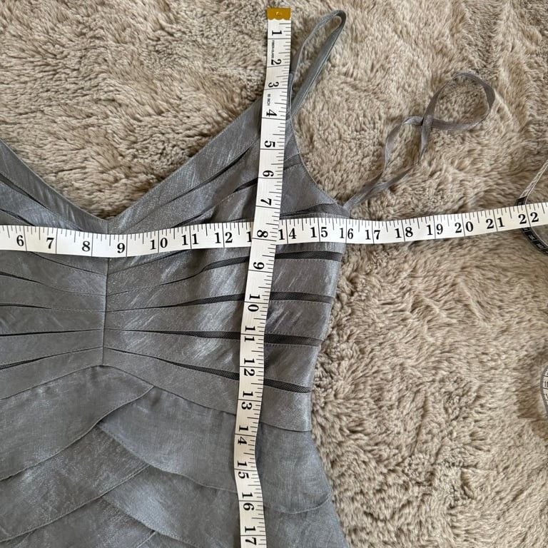 Adrianna Papell Occasions Sz 4 Silver Gray Metallic Tiered Ruffled Cocktail Dress 9