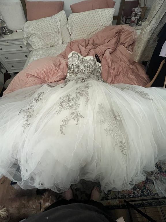 Elegant Embroidered Strapless Wedding Gown 9