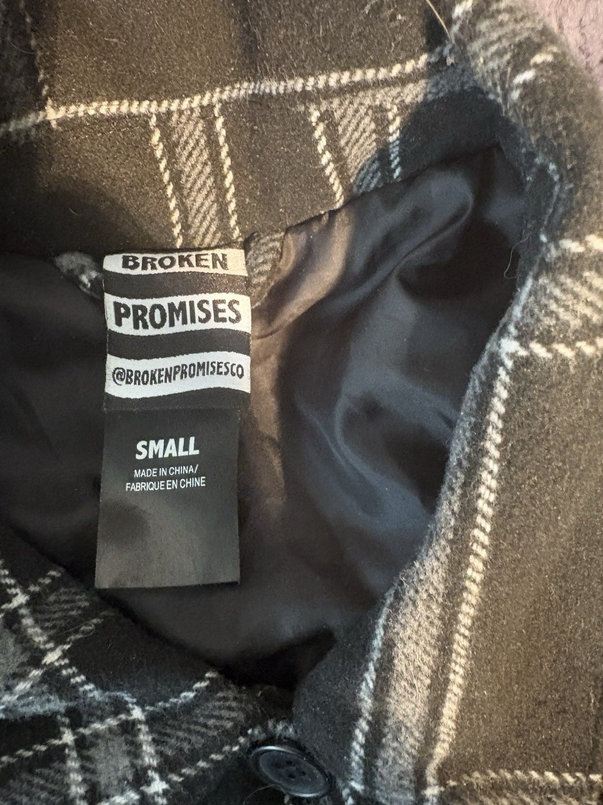 Broken Promises Plaid Flannel Shacket Jacket Womens Small Black Grey Button Up 3