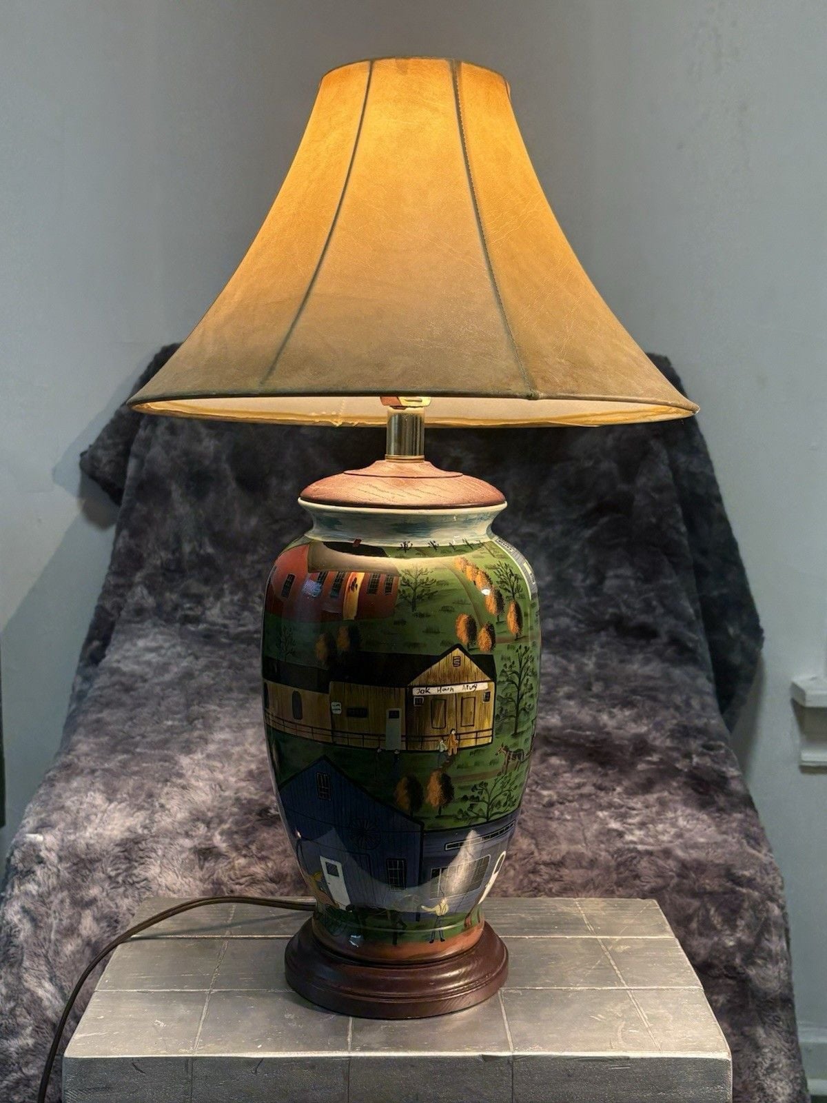 Vintage Ceramic Folk Art Table Lamp Hand Painted Country Farm House Scene 1