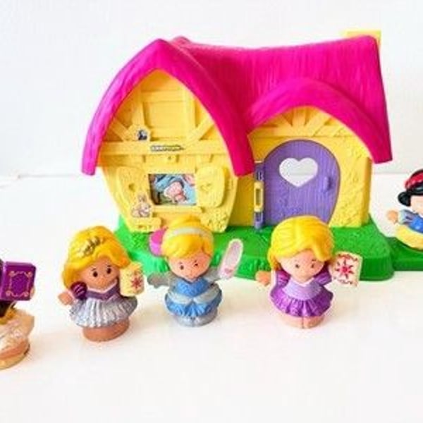Fisher Price Little People Disney Snow White Cottage & Princesses