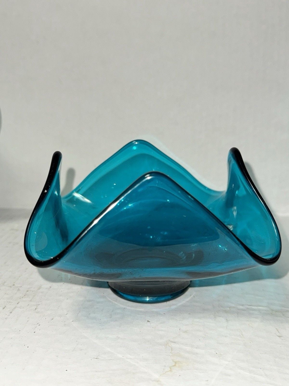 Vintage Turquoise Blue Art Glass Handkerchief Bowl Footed Ruffled MCM Decor 1