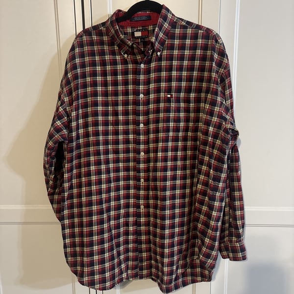 Tommy Hilfiger Shirt Mens XL Red Plaid Classic Fit Button Down Long SLEEVES