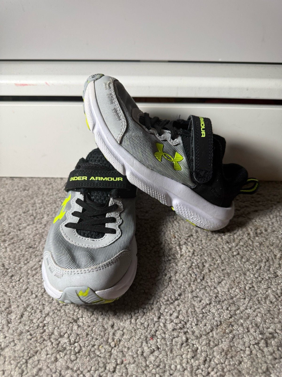 Under Armour Assert 10 AC Kids Running Shoes Gray Neon Green Hook Loop 3