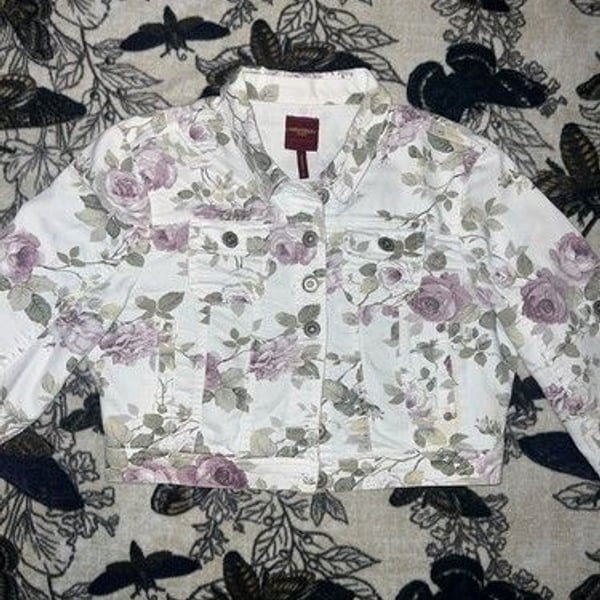 Highway Jeans Cropped Fit Floral Denim Jacket