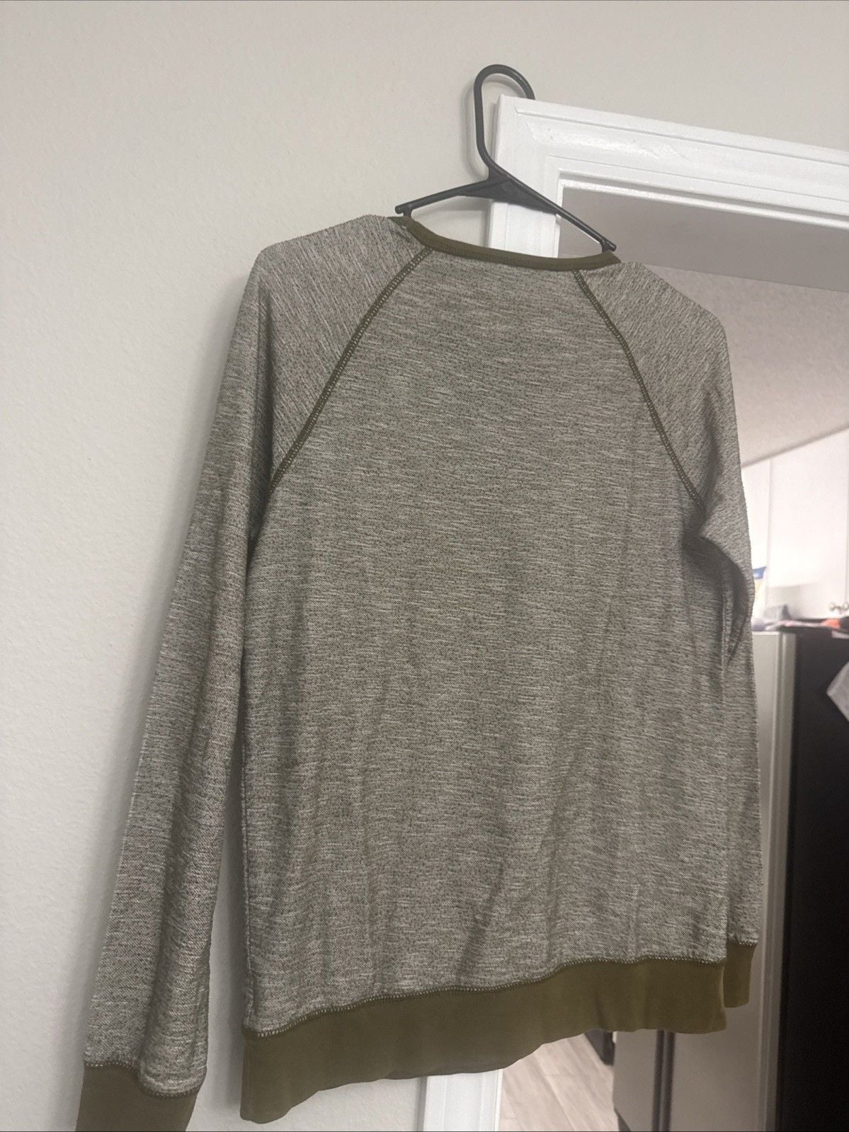 Mossimo Supply Co. Mens Crew Neck , Olive Green Athletic Fit Pullover Size S/P-0014 6