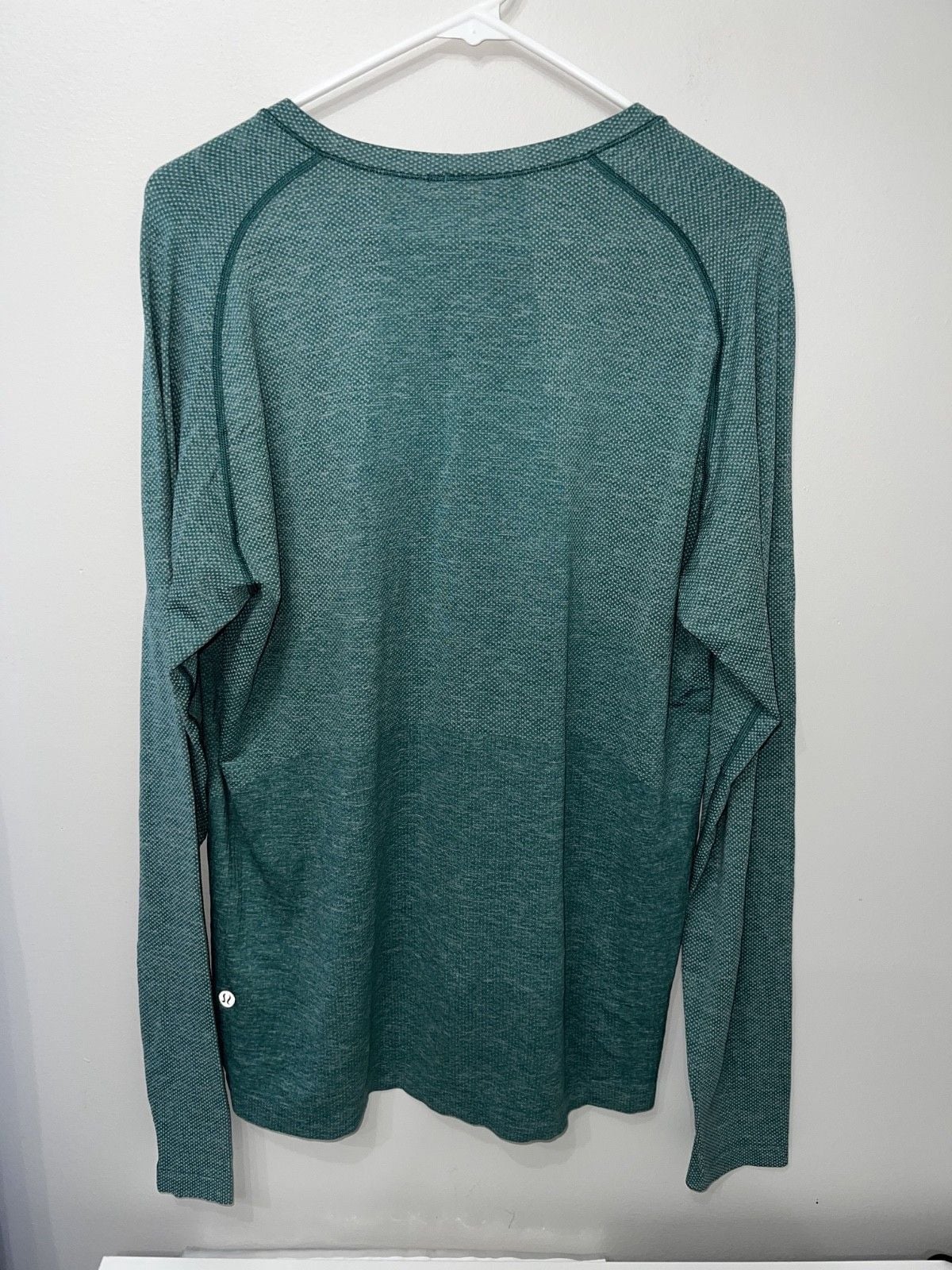 Lululemon Shirt Mens Medium M Green Metal Vent Tech Long Sleeve Performance 6