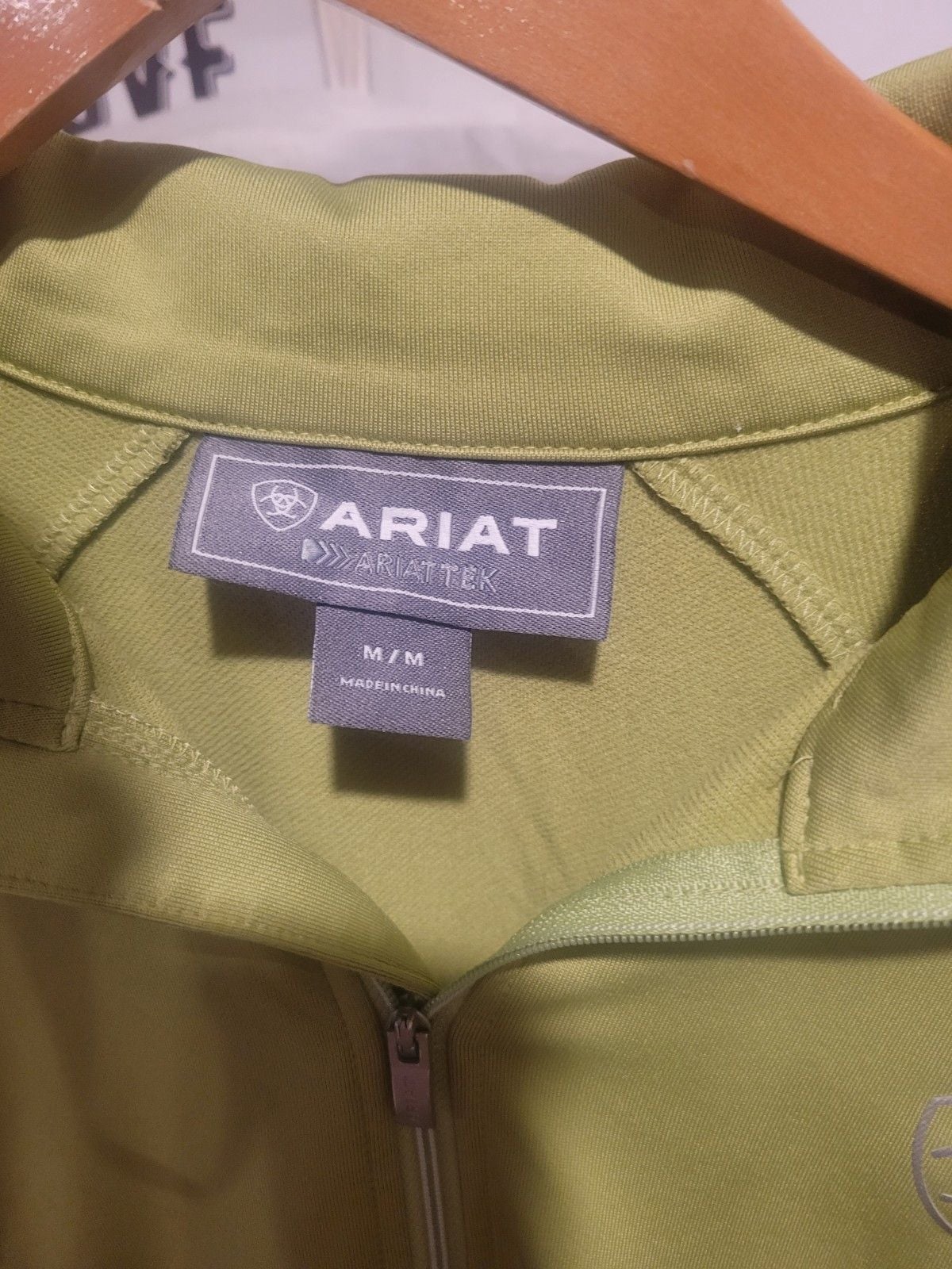 Ariat Tech Women's Pullover Size M- Lime Green 13