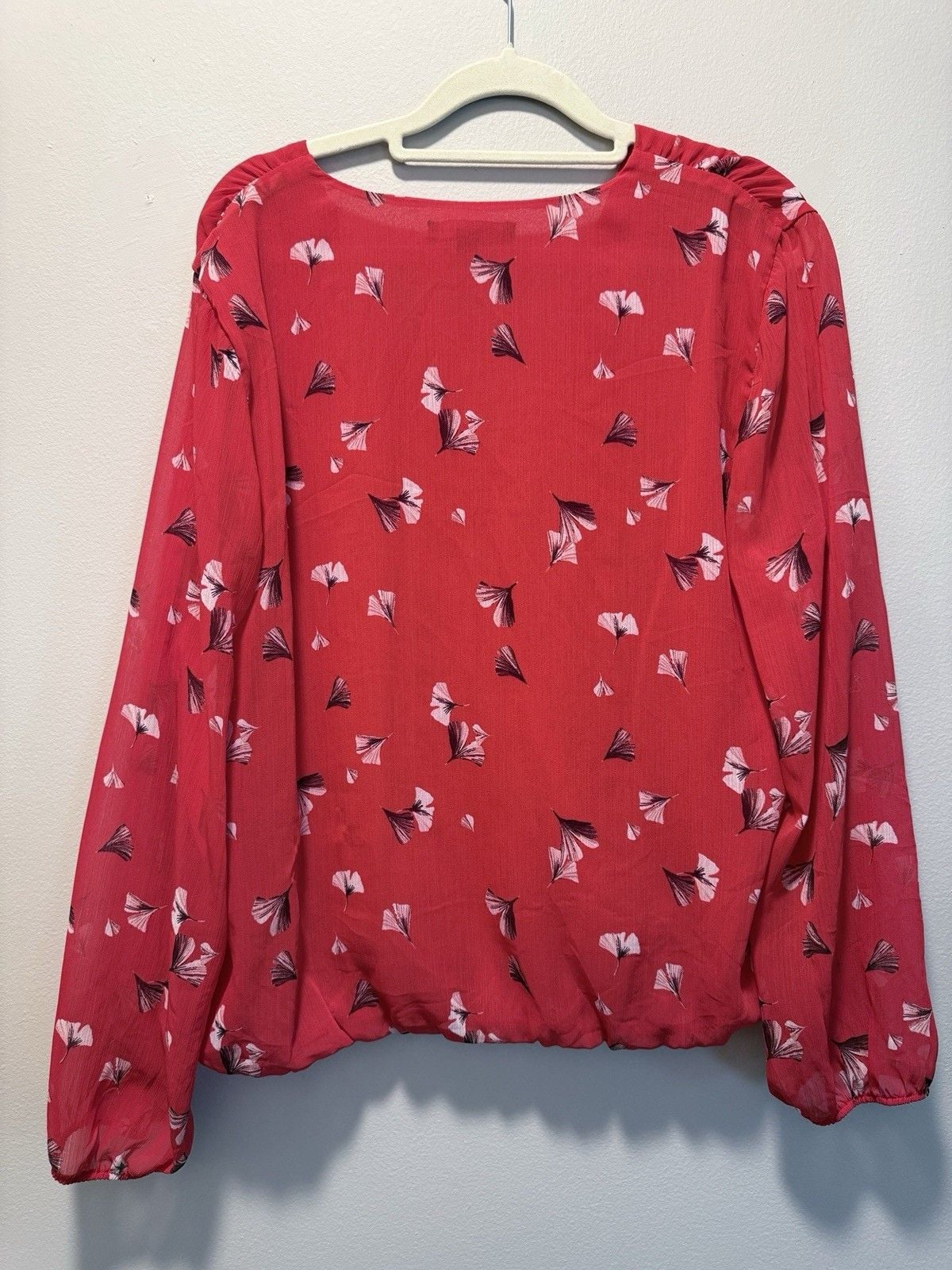Banana Republic Red Floral Chiffon Pleated V-Neck Long Sleeve Blouse Size L 10