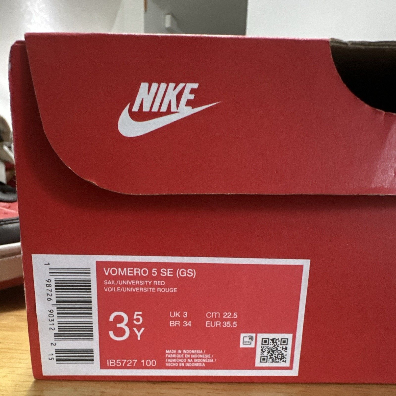 Nike Vomero 5 SE (GS) White/Red Low Top Mesh Sneakers Kids US 3.5 IB5727-100 6