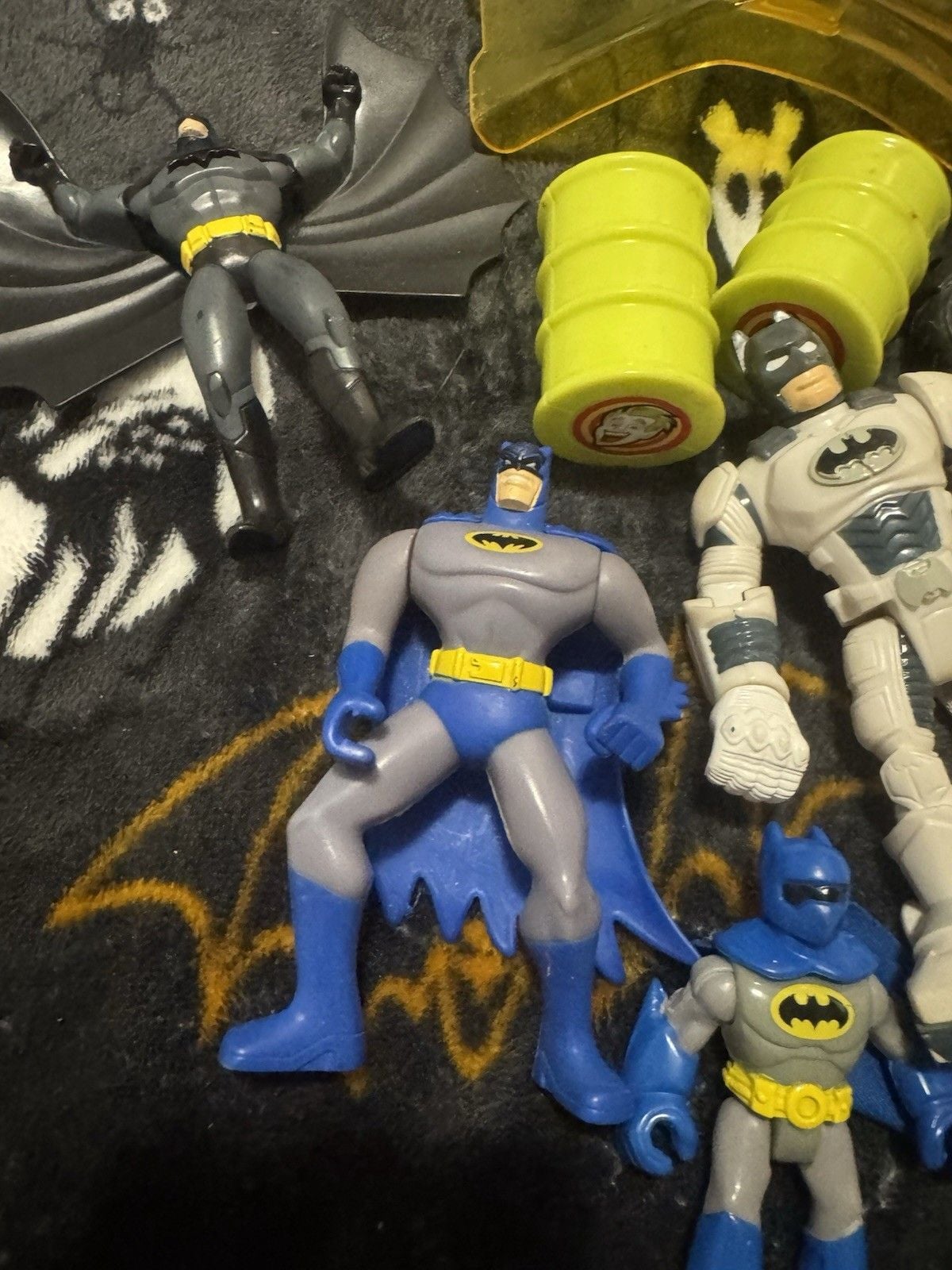 Batman Mixed Lot 4 Pack Action Figures w/ Batcycle & Accessories Plastic 3