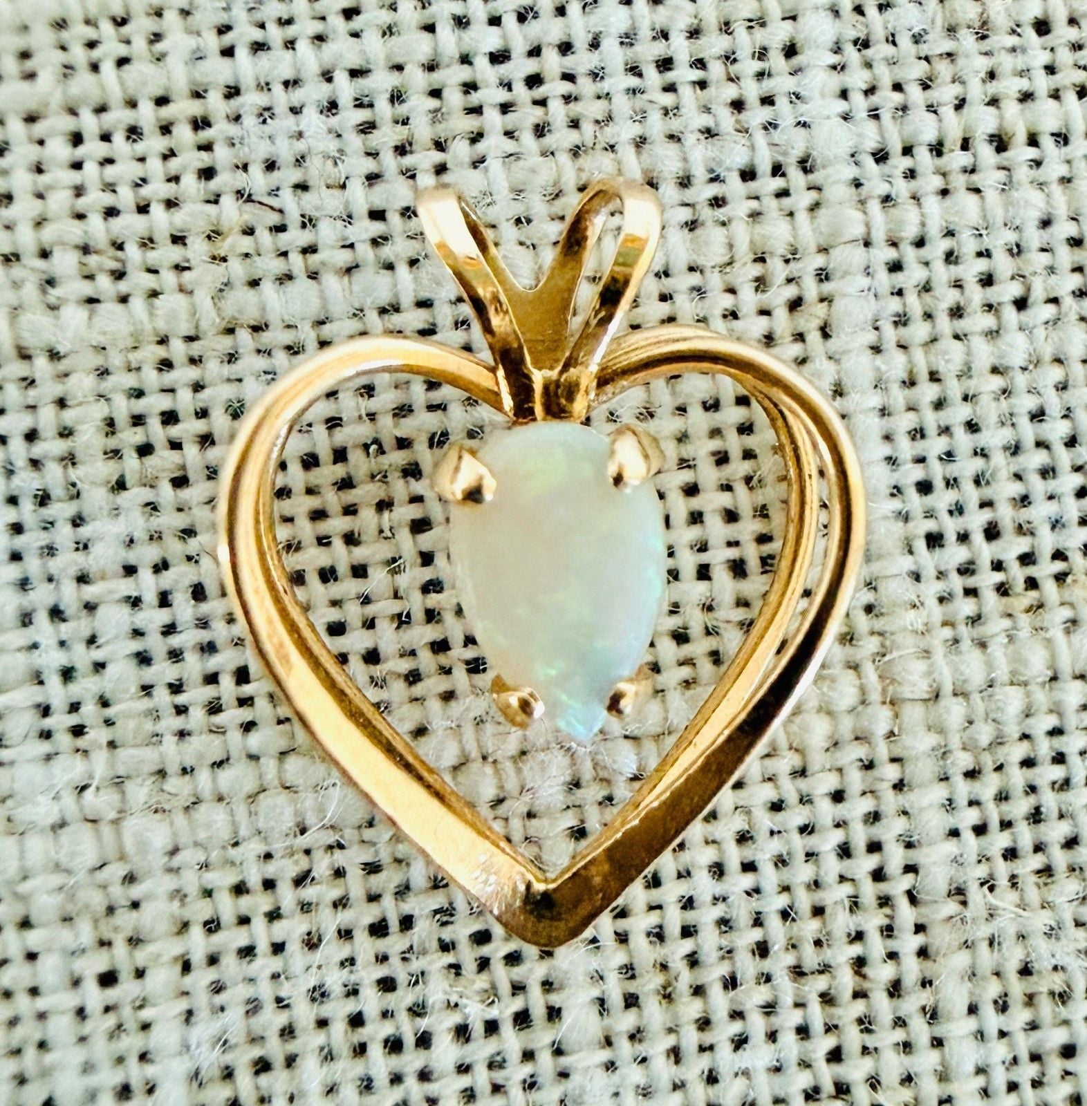 Vintage 14K Yellow Gold Pear Opal Heart Pendant | Open Double Frame | 0.6g 13