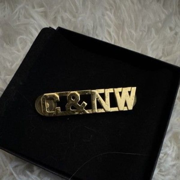 C&NW Chicago and North Western Railroad Railway Brass Gold Tone Collectible Pin