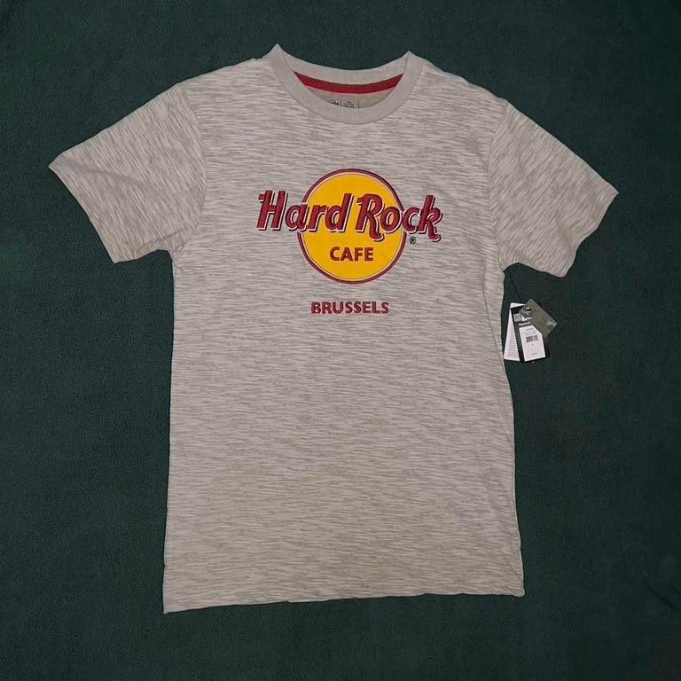 Hard Rock Cafe Brussels Embroidered Grey Cotton t-shirt. Brand New With Tags in Perfect Condition.
Size - S
pit to pit - 18”
Length - 28”
#hardrock #hardrockcafe #new #embroidered #brussels 2