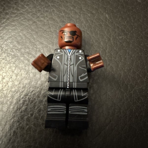 LEGO Nick Fury Marvel Super Heroes 76042 Minifigure SHIELD Helicarrier