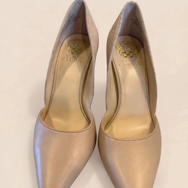 Vince Camuto Women's Nude Snake Embossed Pointed Toe Pumps 6.5