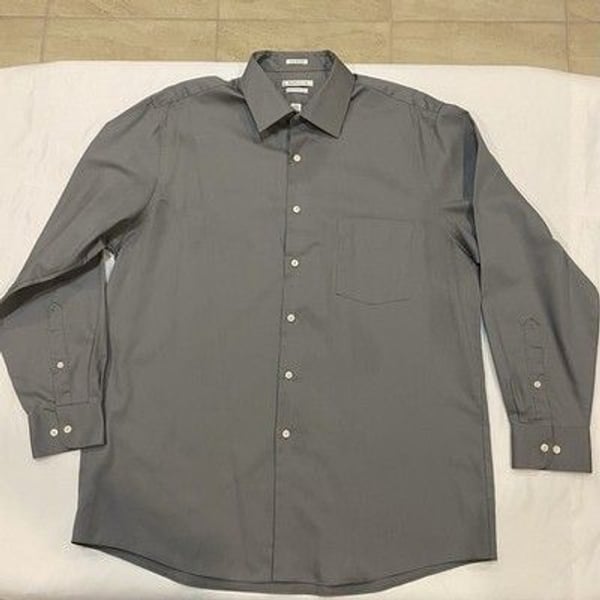 Mens Van Heusen Lux Sateen Gray Long Sleeve Dress Shirt Size 16 ½ (32/33)