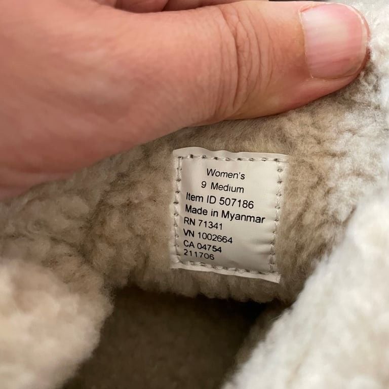 L.L. Bean Women's Size 9 Cozy Sherpa Boot Slippers Winter Warm 10