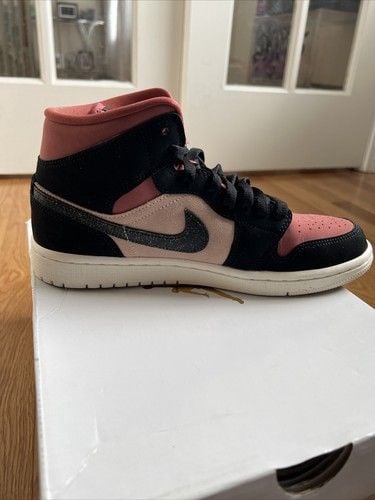 Women’s Jordan 1 Mid 4