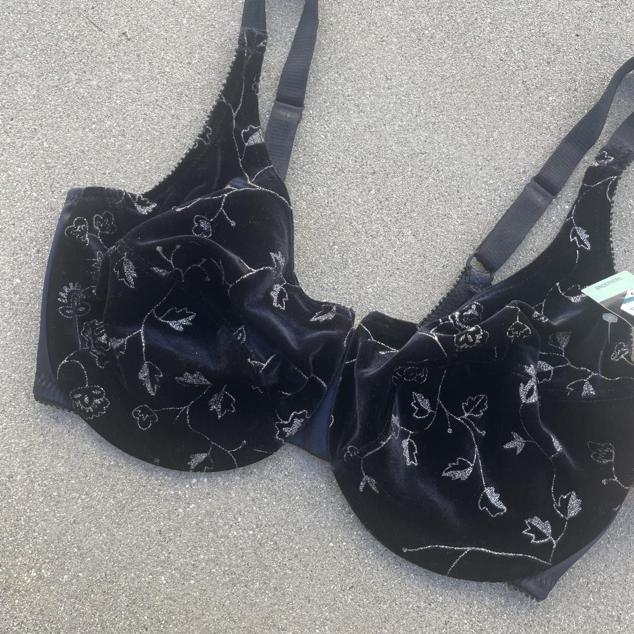 deadstock vtg black velvet bra 4