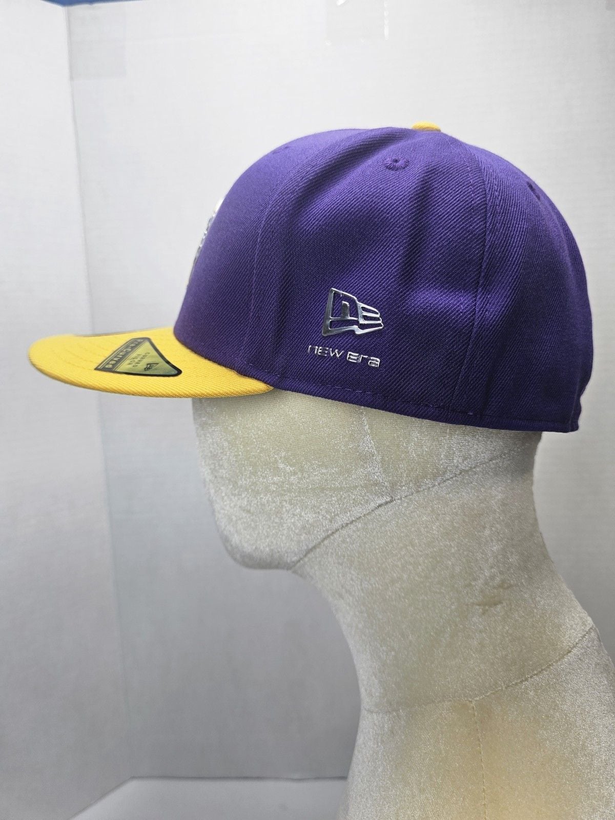 New Era Minnesota Vikings 59FIFTY Fitted Hat 7 1/4 Purple Gold Pre-Curved NWT 7