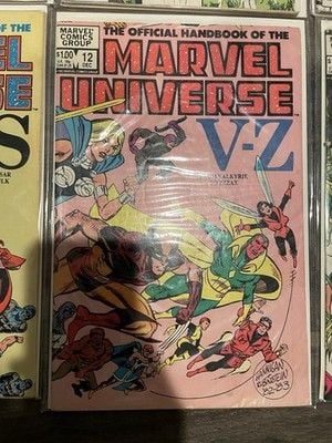 Marvel Universe Comic Book Lot of 17 Vintage 1985 Encyclopedia Like 15
