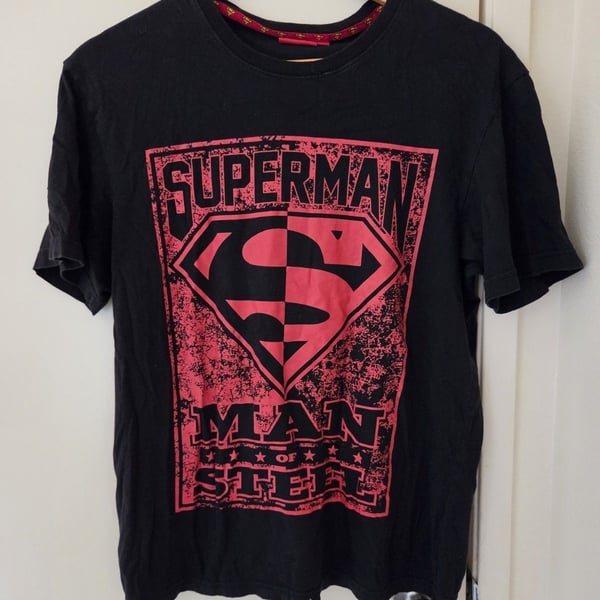 Superman Men’s Man of Steel Graphic Logo T-Shirt, Black/Red, L, Crew Neck