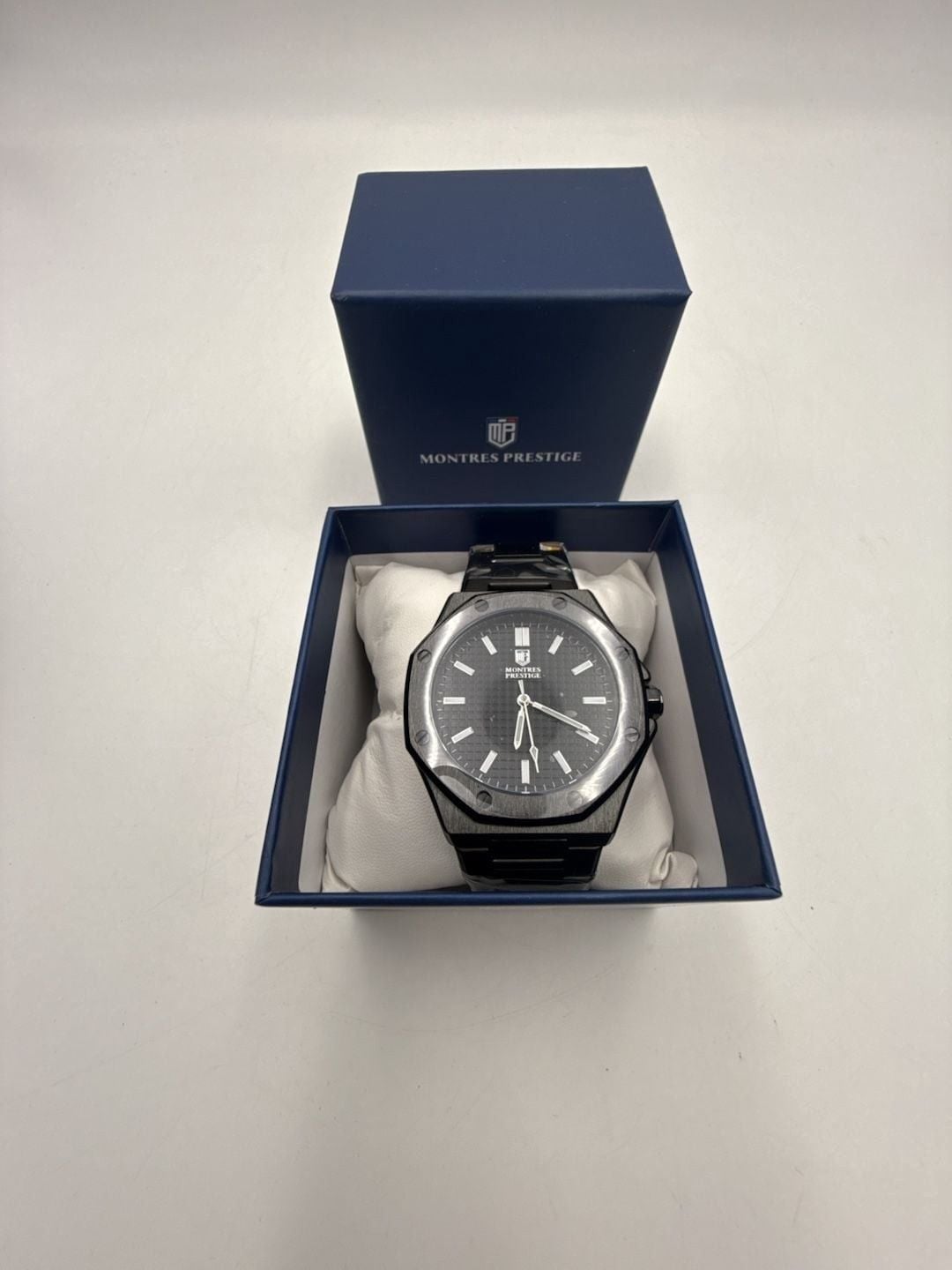 Montres Prestige Classic MPW-0250 Men's Quartz Watch Black Box 3