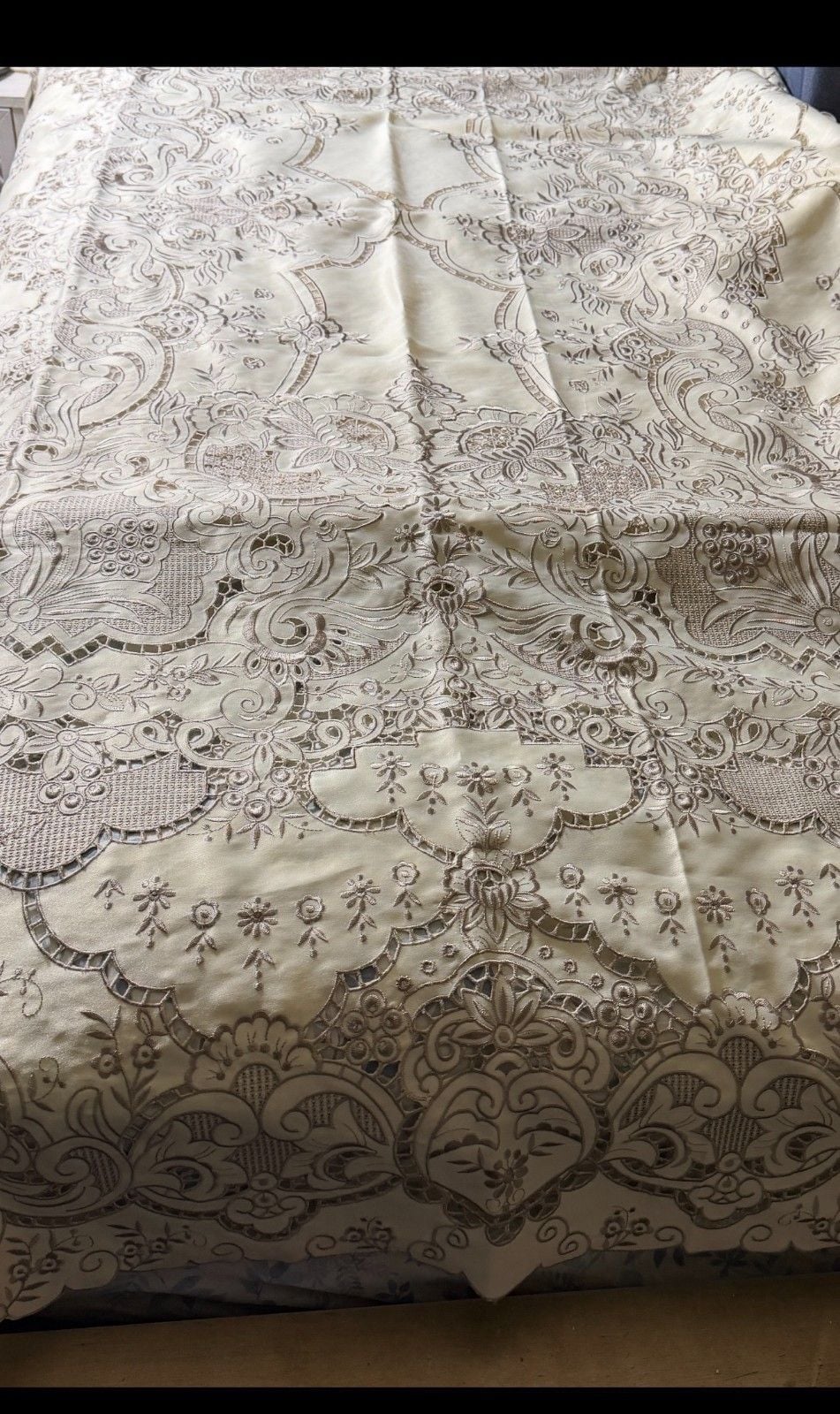 Handmade Dining Table Liner/Cover Set Embroidered Satin Floral Elegant ~7 Piece 7