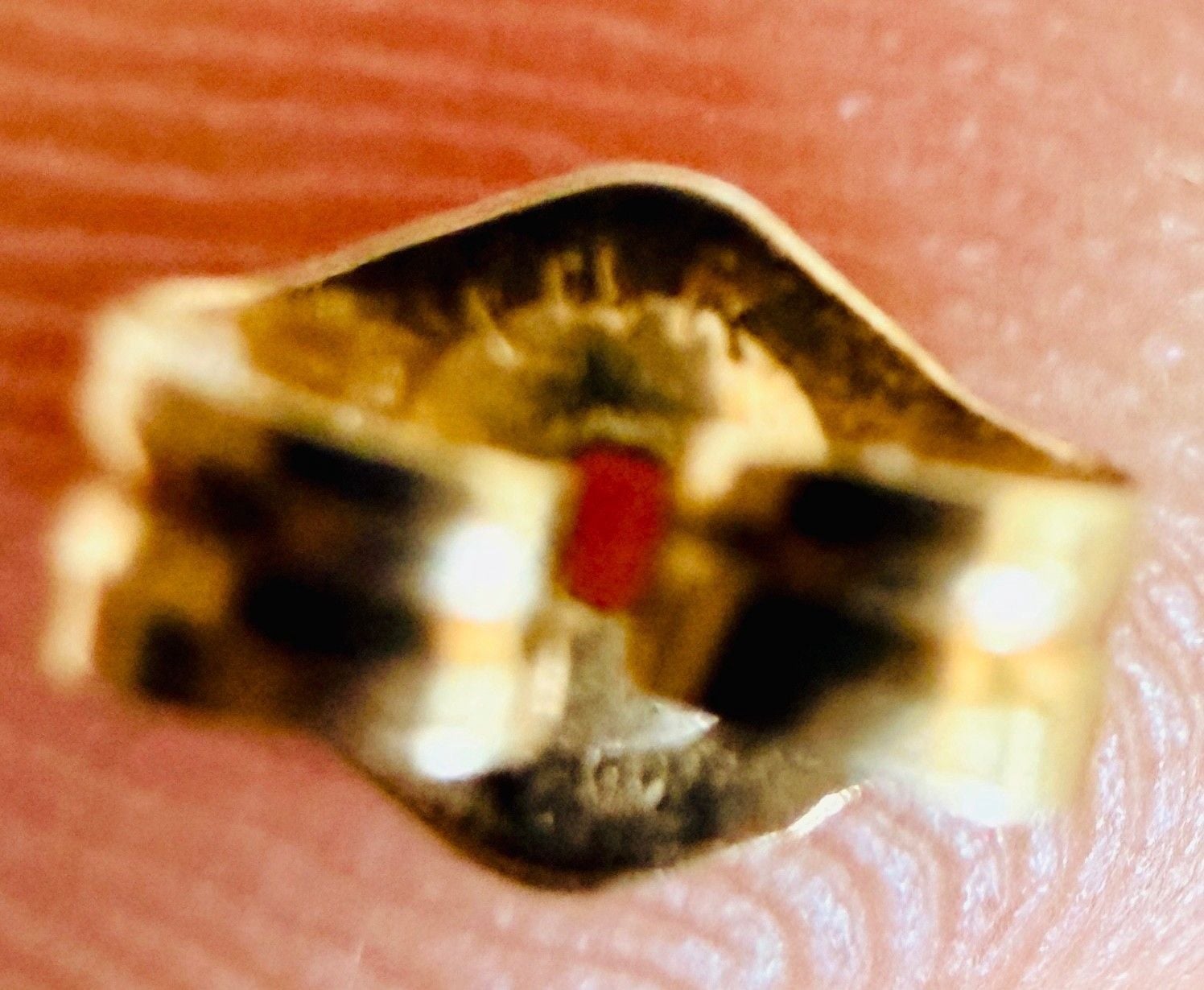 Vintage 14K Yellow Gold Black Onyx & Diamond Stud Earrings Scallop Frame 7