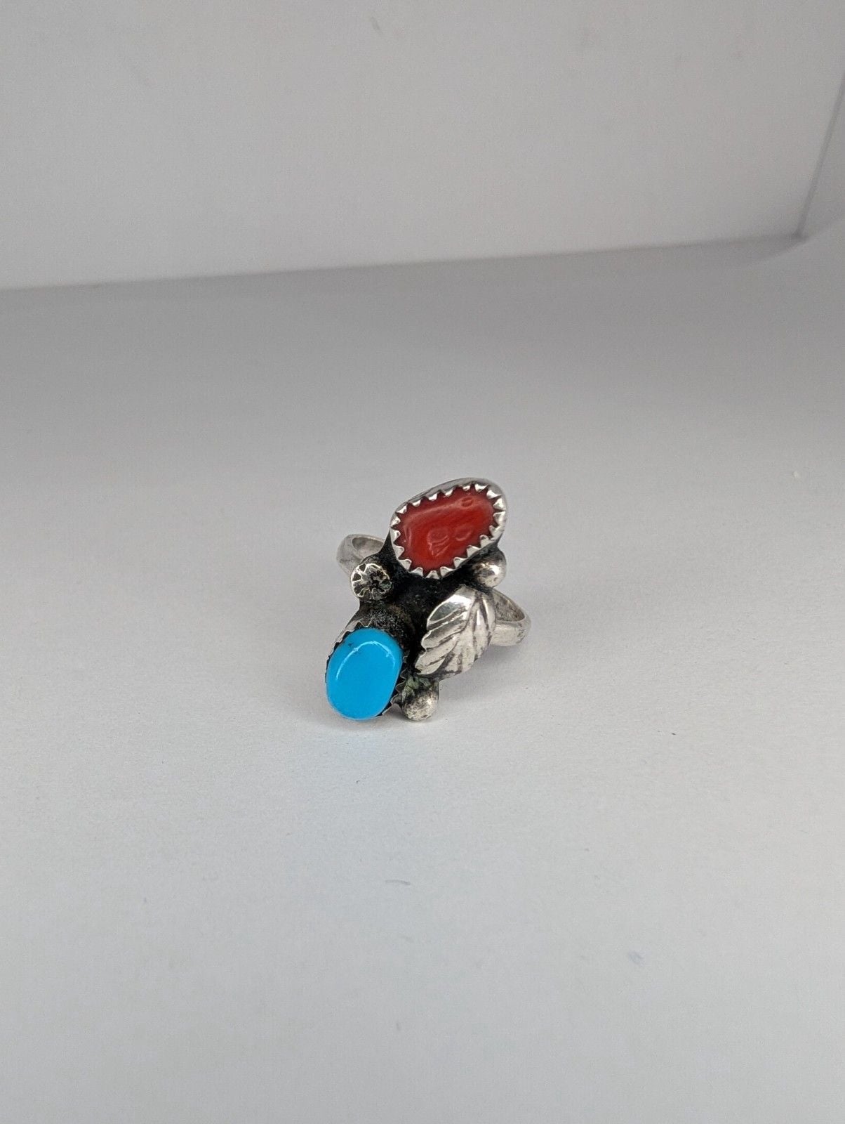 Vintage Sterling Silver Native American Navajo Turquoise And Coral Ring 6
