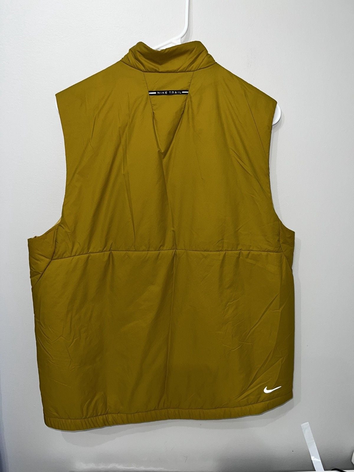 Nike Trail PrimaLoft Men's Therma-FIT Running Vest M Gold FZ0001-716 Excellent 7