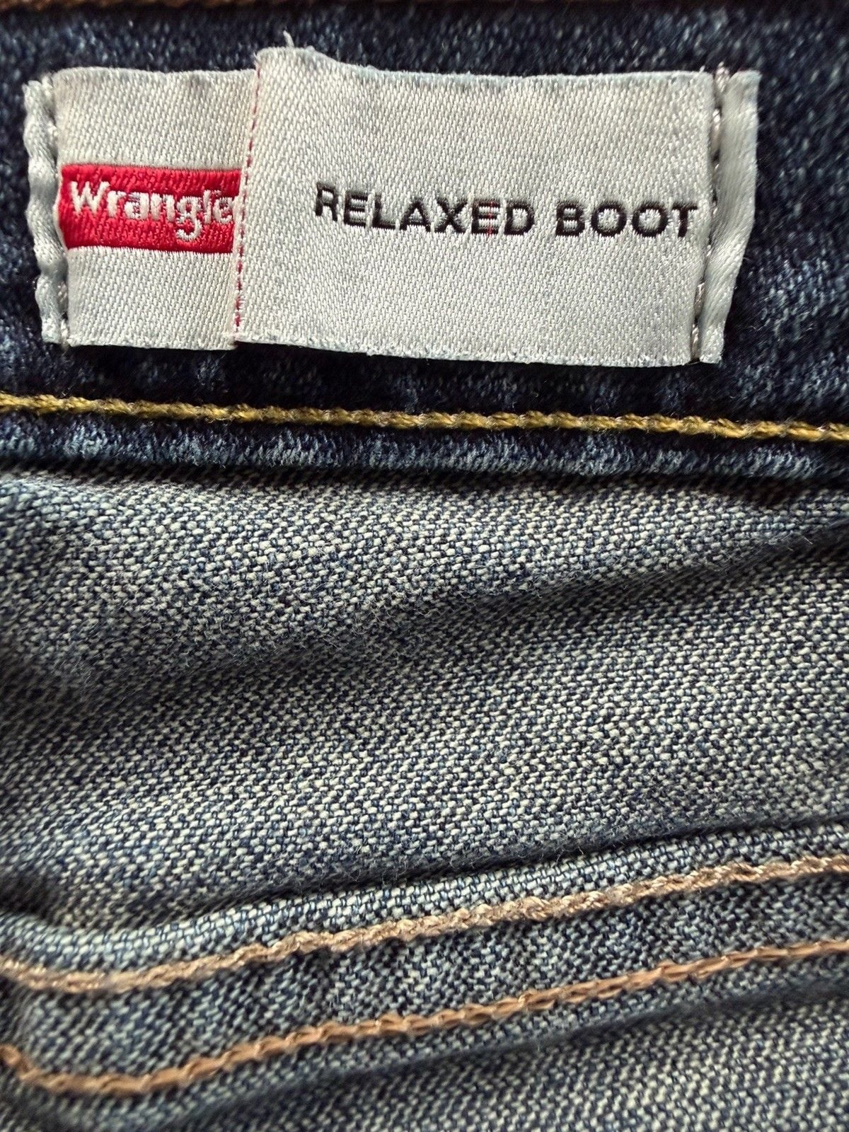 Wrangler Men’s Relaxed Fit Bootcut Blue Medium Wash Stretch Denim Jeans Mid Rise 5