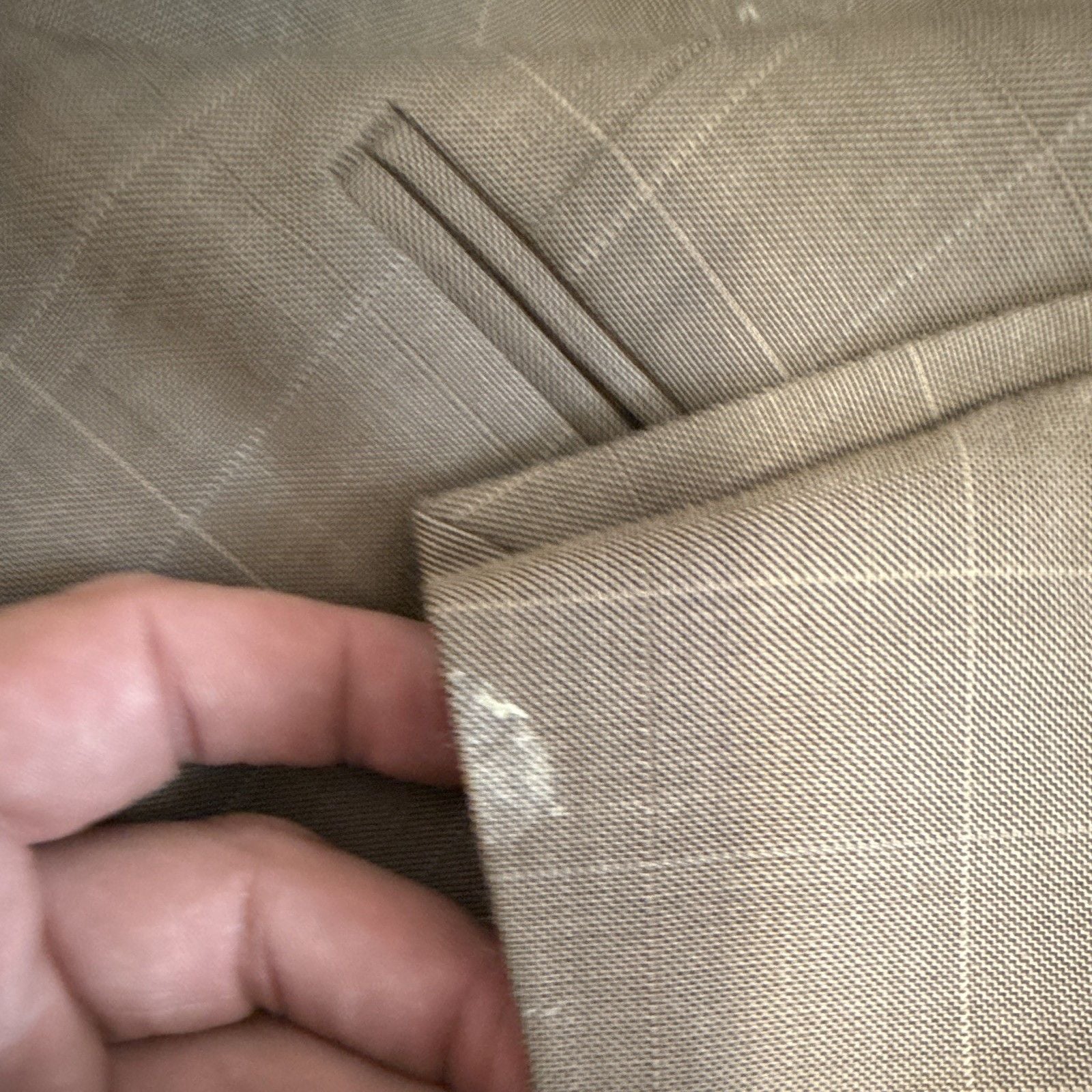 Vanetti Men's Brown Plaid 2-Piece Suit Size XL Single-Breasted Pleated 8