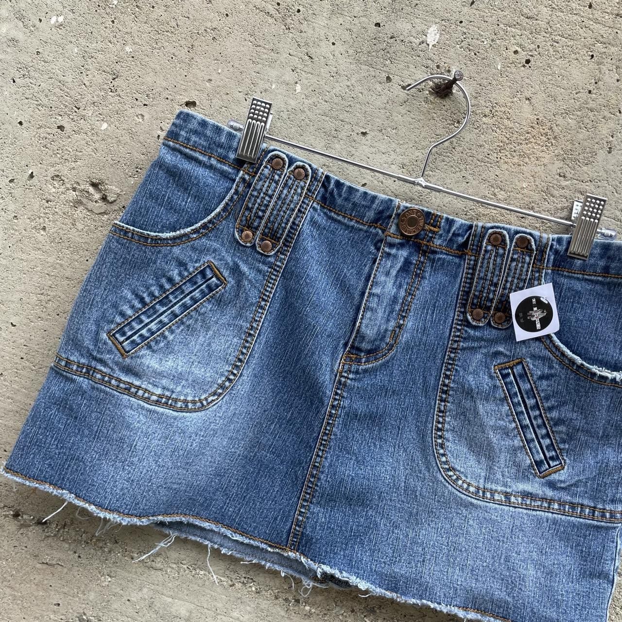 2000s denim mini skirt 3