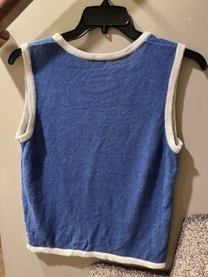 Embroidered Christmas Vest Size S 5