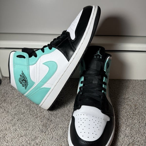 Jordan Air Jordan 1 Mid Tropical Twist White/Black 554724-132 Leather