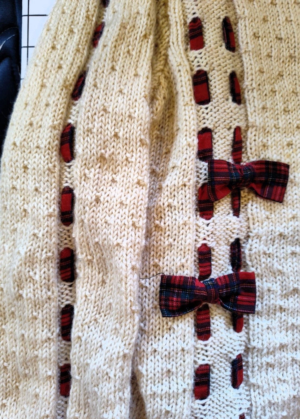 Vintage 100% Pure New Wool Girls Sweater from The Scotch House Scotland Sz 10 5