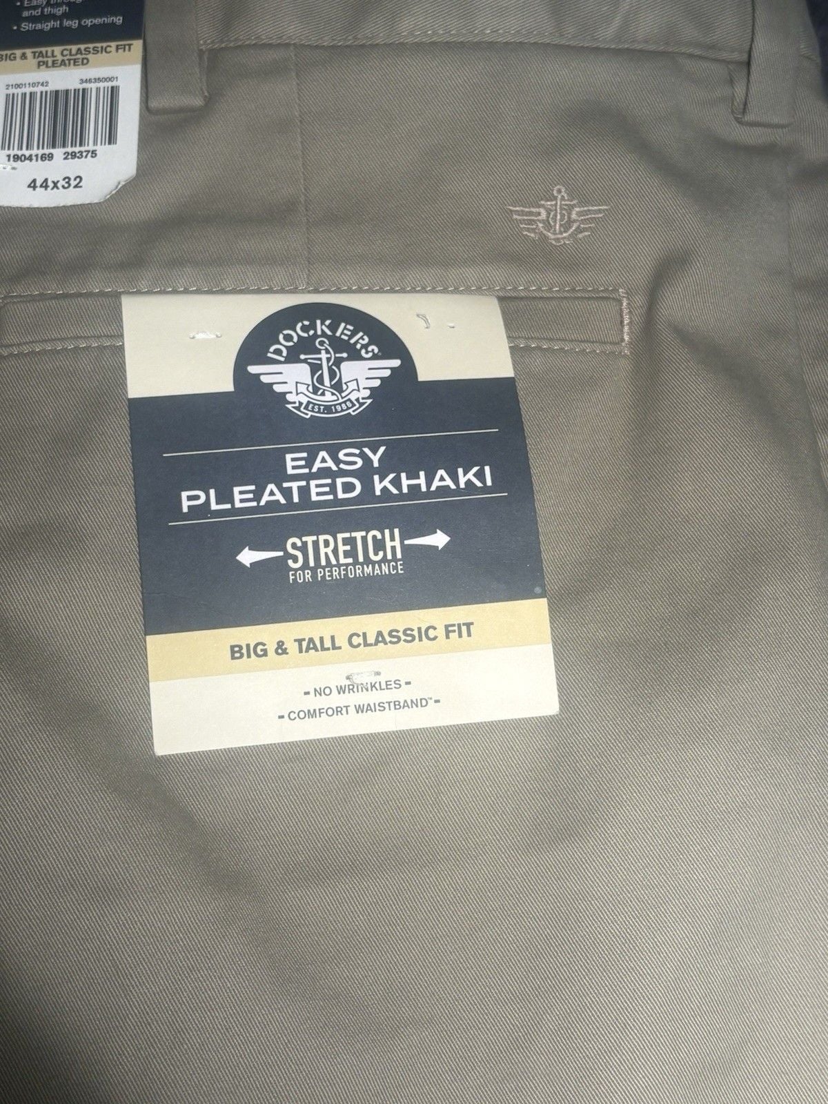 NWT Dockers Big & Tall Classic Fit Pleated Pants Mens Size 44x32 Tan Khaki Chino 9