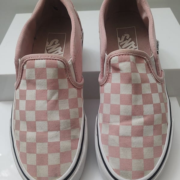 Vans Classic Slip-On Checkerboard Pink and White Sneakers, US(Wmn)6