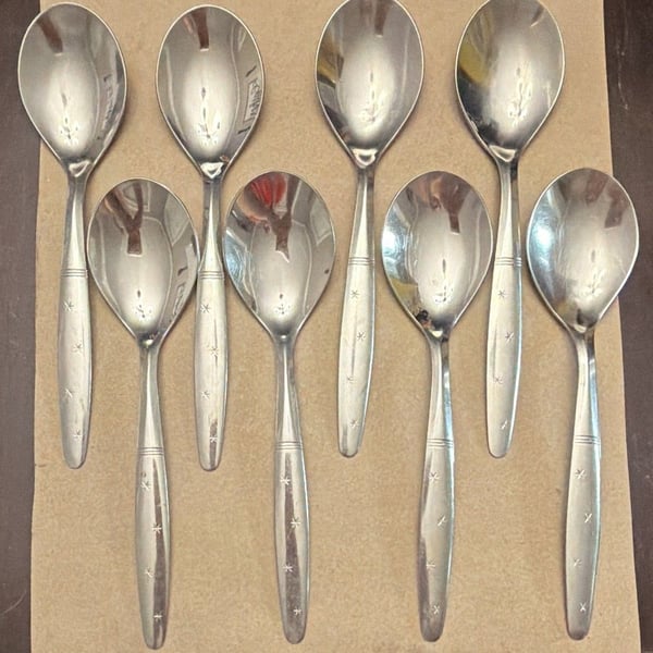 Starflyte Washington Forge Stainless Starburst Oval Soup Spoons MCM  8-pc VTG