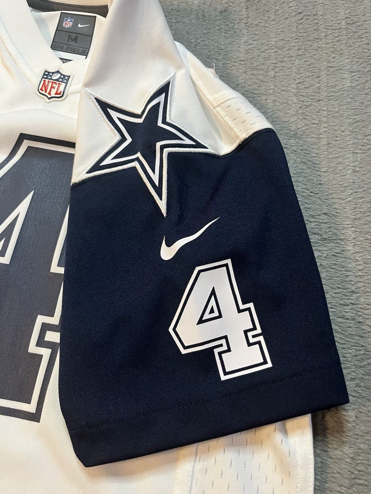 Youth Nike Dallas Cowboys Dak Prescott NFL Jersey On Field #4 Size Medium 10-12 6